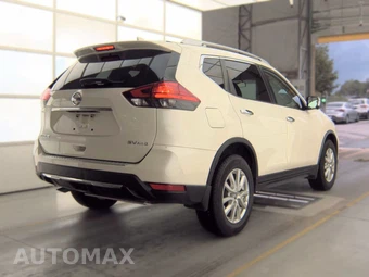 2017 Nissan Rogue SV – miniatura 4