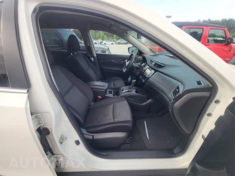 2017 Nissan Rogue SV – miniatura 8