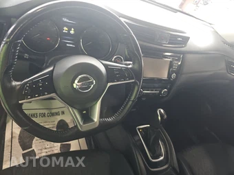 2017 Nissan Rogue SV – miniatura 11