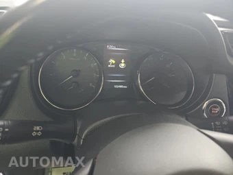 2017 Nissan Rogue SV – miniatura 12