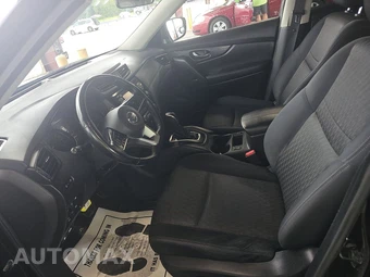 2017 Nissan Rogue SV – miniatura 7