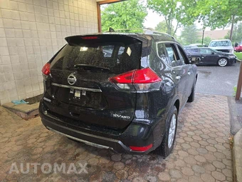 2017 Nissan Rogue SV – miniatura 3
