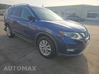 2017 Nissan Rogue SV – miniatura 3