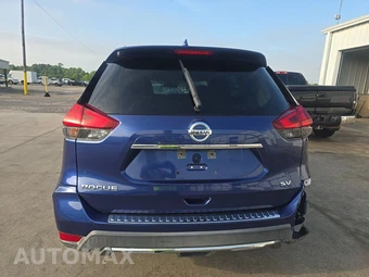 2017 Nissan Rogue SV – miniatura 5