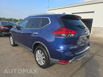 2017 Nissan Rogue SV – miniatura 6
