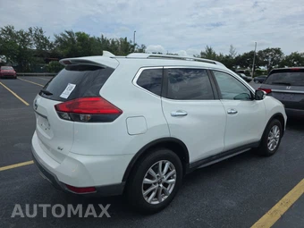 2017 Nissan Rogue SV - miniatura 4