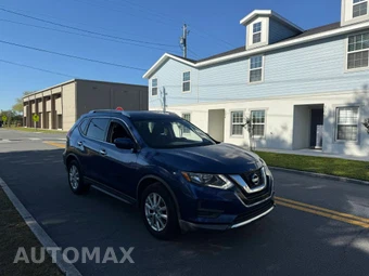 2017 Nissan Rogue SV – miniatura 3