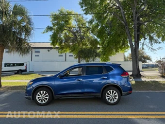 2017 Nissan Rogue SV – miniatura 5