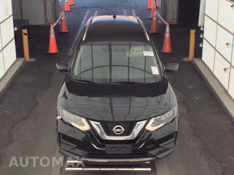 2017 Nissan Rogue SV – miniatura 2