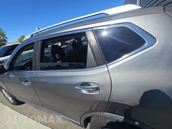 2017 Nissan Rogue SV – miniatura 27