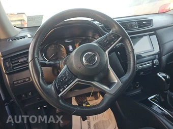 2017 Nissan Rogue SV – miniatura 10