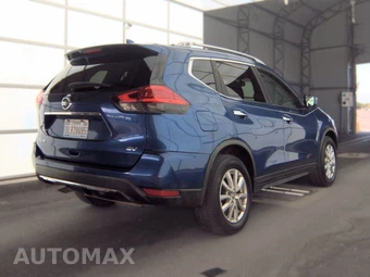 2017 Nissan Rogue SV – miniatura 4