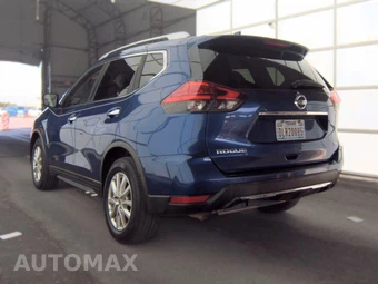2017 Nissan Rogue SV – miniatura 6
