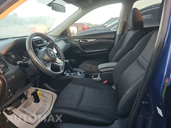 2017 Nissan Rogue SV – miniatura 7