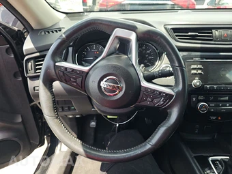 2017 Nissan Rogue SV – miniatura 10