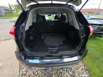 2017 Nissan Rogue SV - miniatura 14
