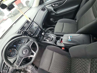 2017 Nissan Rogue SV – miniatura 8