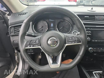 2017 Nissan Rogue SV - miniatura 10