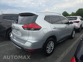 2017 Nissan Rogue SV - miniatura 4