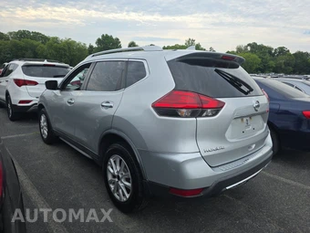 2017 Nissan Rogue SV - miniatura 6