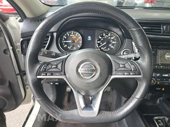 2017 Nissan Rogue SV - miniatura 10
