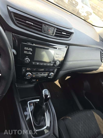2017 Nissan Rogue SV – miniatura 10