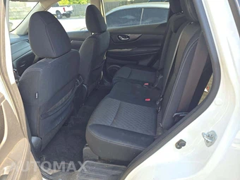 2017 Nissan Rogue SV – miniatura 13