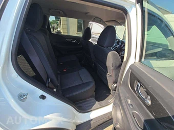2017 Nissan Rogue SV – miniatura 16