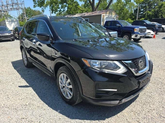2017 Nissan Rogue SV – miniatura 4