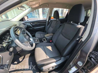 2017 Nissan Rogue SV - miniatura 6