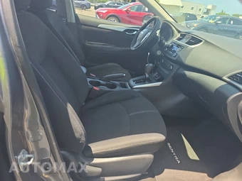 2017 Nissan Sentra S - miniatura 8