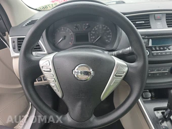 2017 Nissan Sentra S - miniatura 10