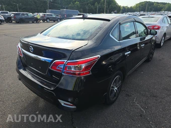 2017 Nissan Sentra S - miniatura 4