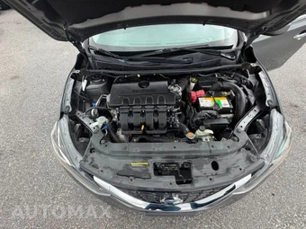 2017 Nissan Sentra S - miniatura 4