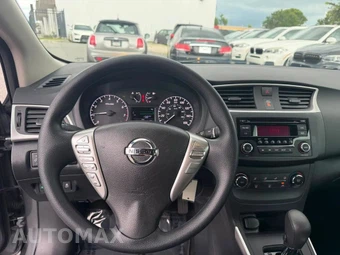 2017 Nissan Sentra S - miniatura 6