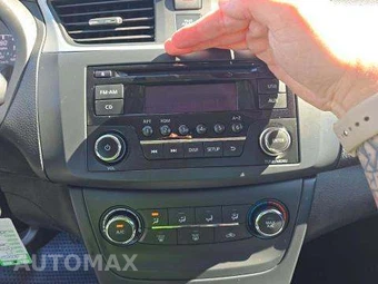 2017 Nissan Sentra S - miniatura 10