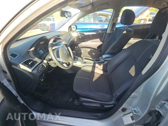 2017 Nissan Sentra S – miniatura 7