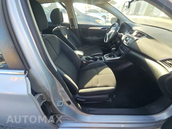 2017 Nissan Sentra S – miniatura 8