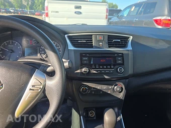 2017 Nissan Sentra S - miniatura 11