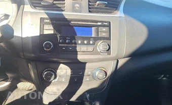 2017 Nissan Sentra S - miniatura 12