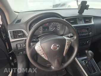 2017 Nissan Sentra S – miniatura 10