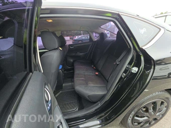 2017 Nissan Sentra S – miniatura 10