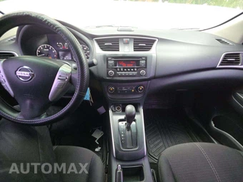 2017 Nissan Sentra S – miniatura 7