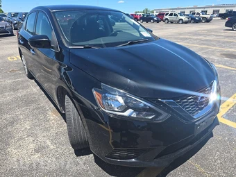 2017 Nissan Sentra S – miniatura 3