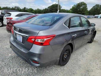 2017 Nissan Sentra S - miniatura 4