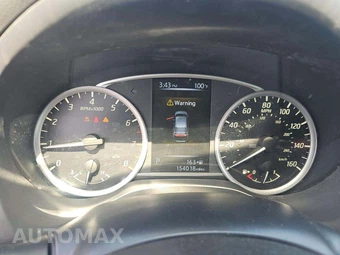 2017 Nissan Sentra SR – miniatura 9