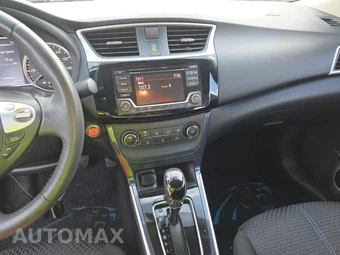 2017 Nissan Sentra SR - miniatura 11