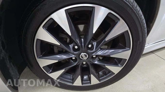 2017 Nissan Sentra SR – miniatura 43