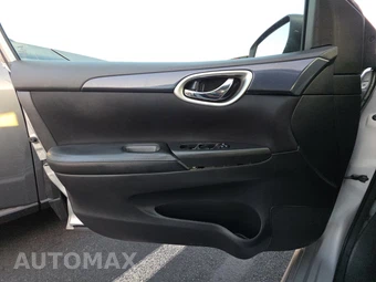 2017 Nissan Sentra SR – miniatura 9