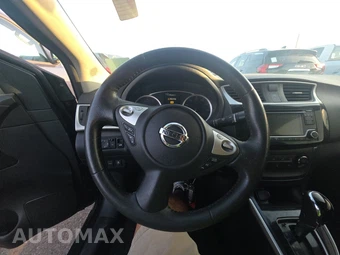 2017 Nissan Sentra SR – miniatura 10